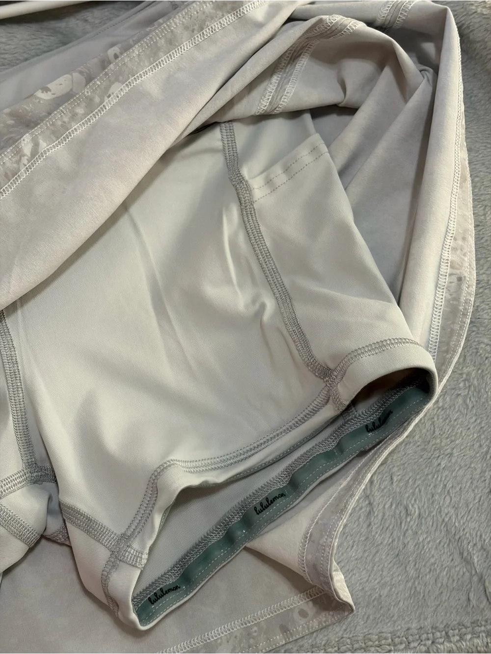 Lululemon Pace Rival Mid-Rise Skirt 4 Marble Gray White